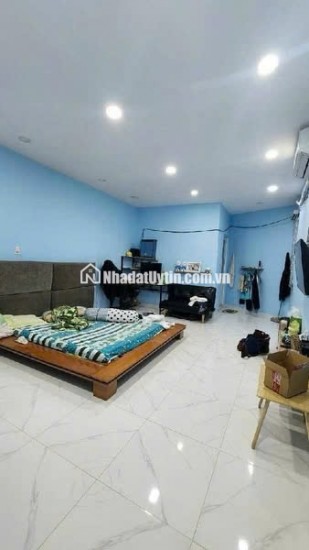 NHÀ Huỳnh Tấn Phát - Quận 7