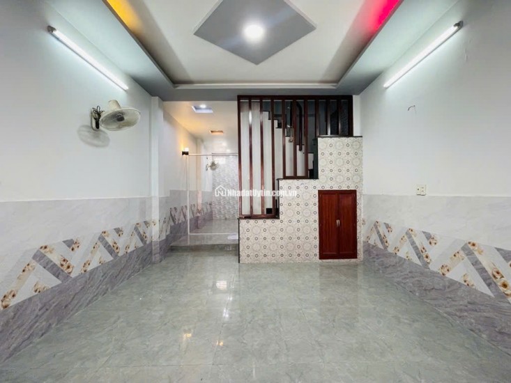 Bán nhà MẶT TIỀN giá trong hẻm-xe hơi vào nhà-ngay chợ Gò Vấp-khu VIP phường 4 chỉ 6tỷ hơn
