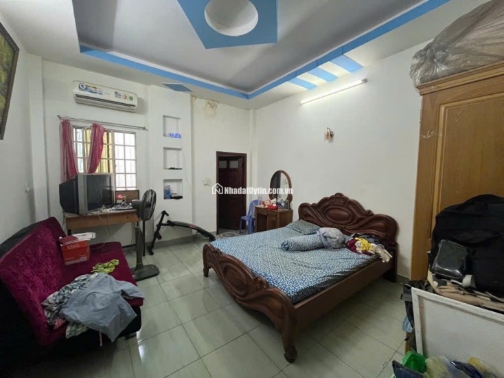BÁN NHÀ - TRƯỜNG CHINH Q.12 – DT KHỦNG 99 M² - GIÁ CHỈ 68TR/ M² - RẺ NHẤT KHU VỰC.