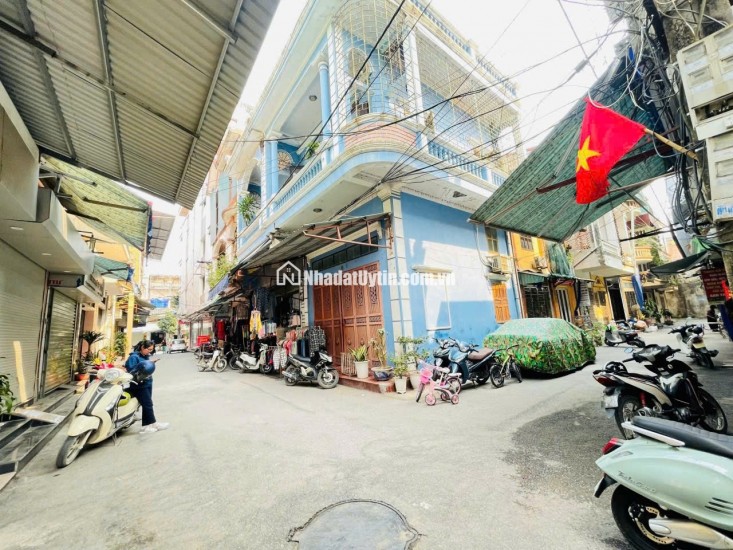 Chào bán căn nhà 3 tầng kinh doanh buôn bán được, ngay tại trung tâm TP Phủ Lý ngay gần cổng chợ bầu, P. Châu Cầu - TP. Phủ Lý - T. Hà Nam