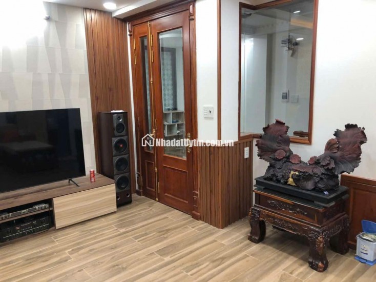 Hiếm có khó tìm – nhà 5 tầng, 67m², hẻm xe hơi, full nội thất gỗ quý – chỉ 6.8 tỷ. Không có căn thứ hai!