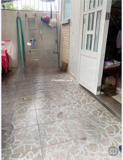 BÁN NHÀ 3 TẦNG HẺM Ô TÔ LÊ HỒNG PHONG PHƯỚC HẢI NHA TRANG 
Vị trí : Đường 4m,thuận tiện di chuyển gần uỷ ban, trạm y tế phường, trường học,  siêu