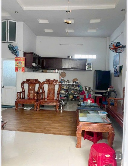 BÁN NHÀ 3 TẦNG HẺM Ô TÔ LÊ HỒNG PHONG PHƯỚC HẢI NHA TRANG 
Vị trí : Đường 4m,thuận tiện di chuyển gần uỷ ban, trạm y tế phường, trường học,  siêu