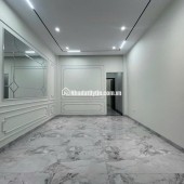 Bán nhà Trần Quốc Hoàn – Phân lô, ô tô tránh, 40m², MT 3.5m, giá 14 tỷ