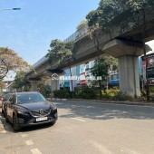BÁN NHÀ MẶT PHÓ TRẦN QUANG DIỆU, DT 69M2,7T THANG MAY, PHỐ 2 CHIỀU THÔNG THOÁNG,