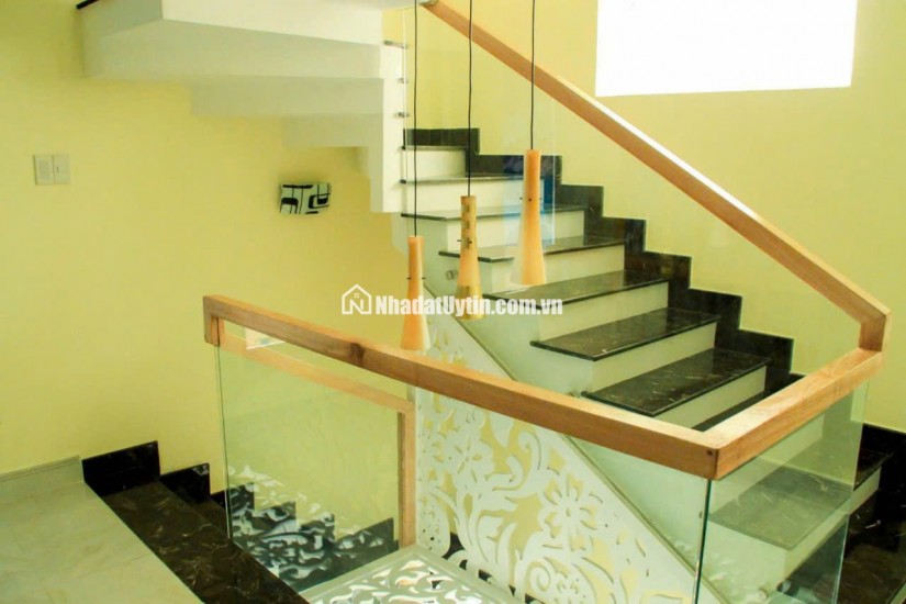 Chủ cần bán nhà Quận 10 p14 đường 3/2