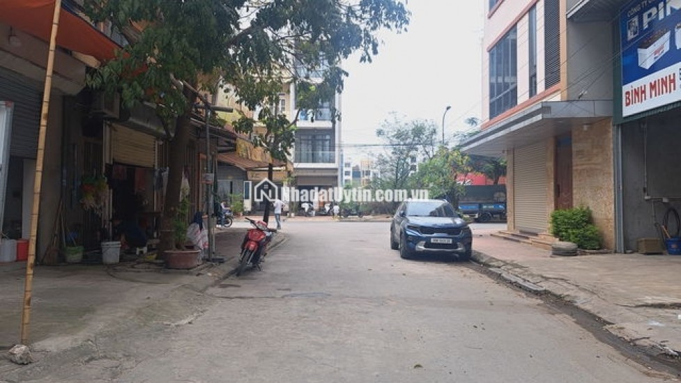 Bán nhà Ngọc Thụy long biên 67m nhaf cấp 4 giá 5.7 tỷ