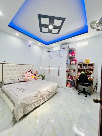 Bán nhà 2 MT ngay Giga Mall - BTCT - 2 Tầng - 64m2 - 4x16 - 5 Tỷ Thủ Đức.