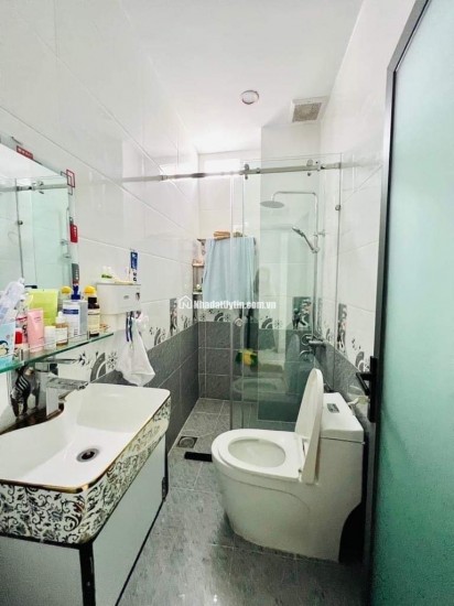 Bán nhà 2 MT ngay Giga Mall - BTCT - 2 Tầng - 64m2 - 4x16 - 5 Tỷ Thủ Đức.