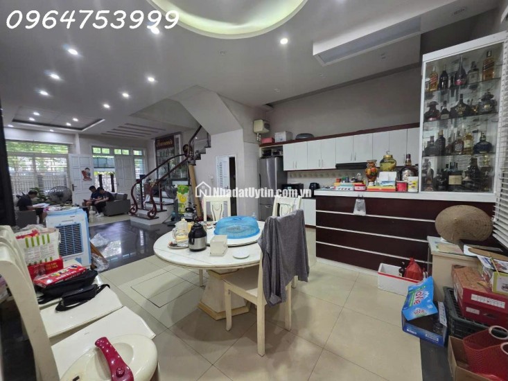 SIÊU VIP – BIỆT THỰ SÂN VƯỜN, Ở SƯỚNG GIỮA LÒNG THỦ ĐÔ
Diện tích thực tế 150m²  Mặt tiền 7.8m  Khu Cán bộ Trung ương
