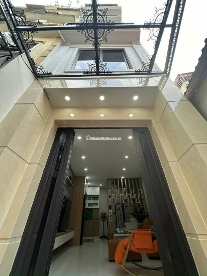 Bán nhà Định Công, 34m2, MT 3.7m, ngõ ô tô tránh đỗ ngày đêm, giá 6,1 tỷ