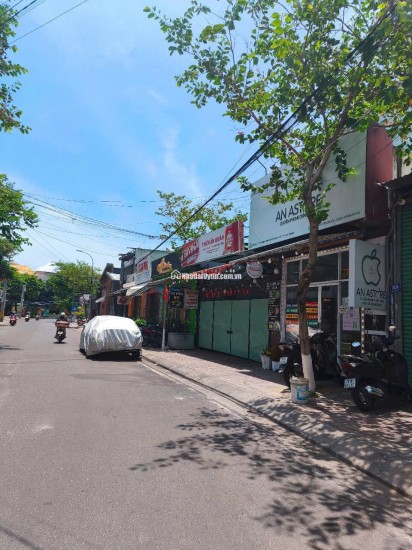 Bán đất tặng nhà 3 tầng mặt tiền đường Nguyễn Đình Chiểu, Vĩnh Phước, Nha Trang.
 Diện tích: 281m2, ngang 7m dài 40m. Hướng Tây Nam
Giá bán: 26.5