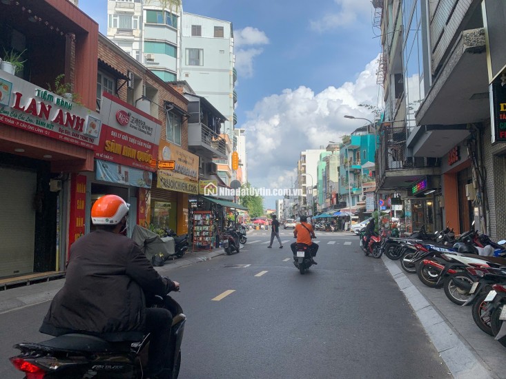 Cho thuê nhà mặt tiền đường Đề Thám, Q1 trệt 2 lầu 17tr/tháng