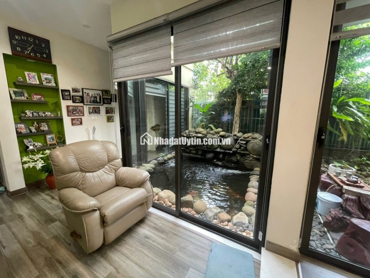  BÁN BIỆT THỰ SÂN VƯỜN NGỌC THỤY – TRUNG TÂM LONG BIÊN 
 Diện tích đất: 378m² – Diện tích sử dụng: 428m²
 Mặt tiền rộng: 11m – 2 mặt ngõ