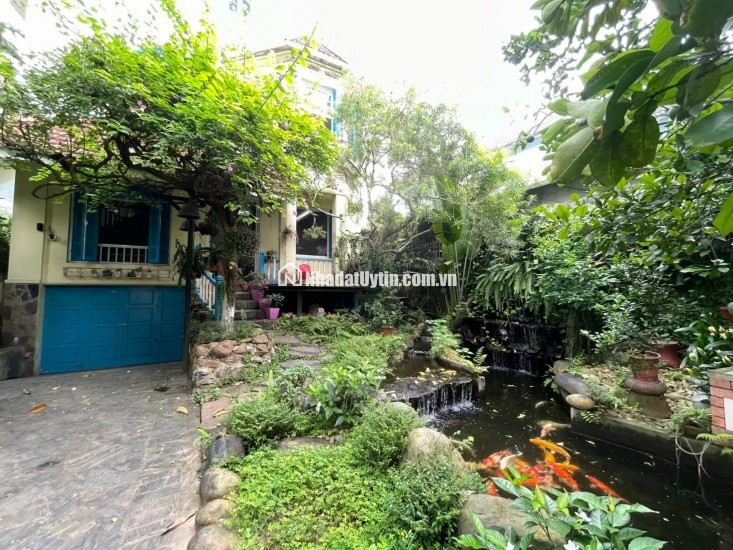  BÁN BIỆT THỰ SÂN VƯỜN NGỌC THỤY – TRUNG TÂM LONG BIÊN 
 Diện tích đất: 378m² – Diện tích sử dụng: 428m²
 Mặt tiền rộng: 11m – 2 mặt ngõ