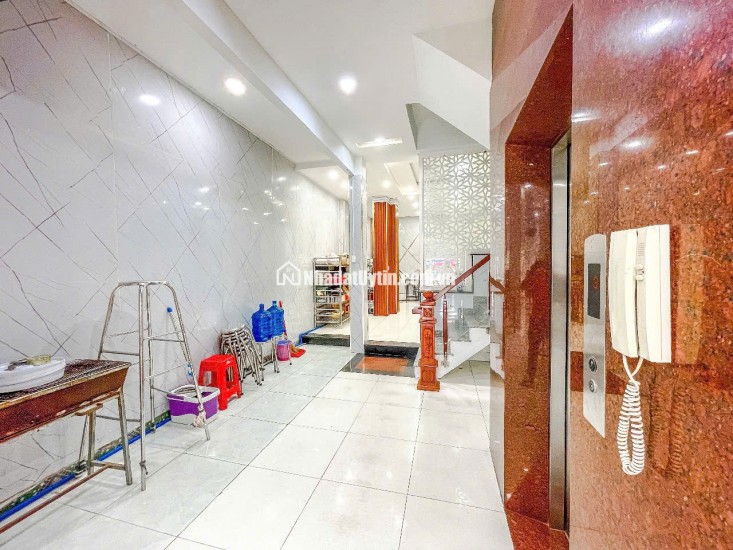 bán gấp nhà mặt tiền 5 lầu-chính chủ- phù hợp đầu tư kinh doanh