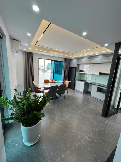 NGUYỄN VĂN CỪ, LONG BIÊN - 50M2 x 6 TẦNG- Ô TÔ VÀO NHÀ - THANG MÁY- 1KM RA CẦU CHƯƠNG DƯƠNG, 400M RA BỆNH VIỆN QUỐC TẾ, FULL NỘI THẤT TRANG TRỌNG