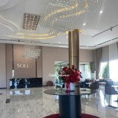The Solia-1000 lô đất nền sổ sẵn-Bến Lức Long An

⸻

 TIỆN ÍCH NỘI KHU:
 Công viên trung tâm, hồ điều hòa, đường dạo bộ
 Hồ bơi, khu BBQ,