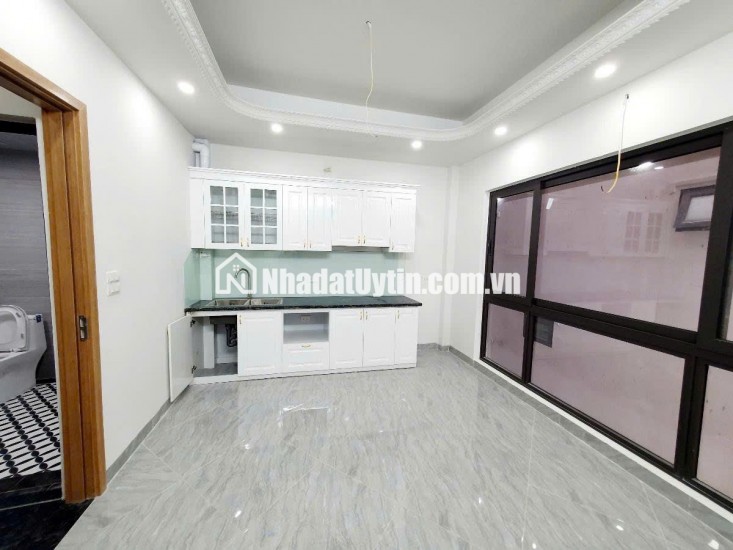NHÀ ĐẸP MỚI TINH . Cổ Nhuế - Bắc Từ Liêm 35m 6 tầng mặt tiền 4,3m 7,25 tỷ 
sổ đỏ vuông vắn cất két .