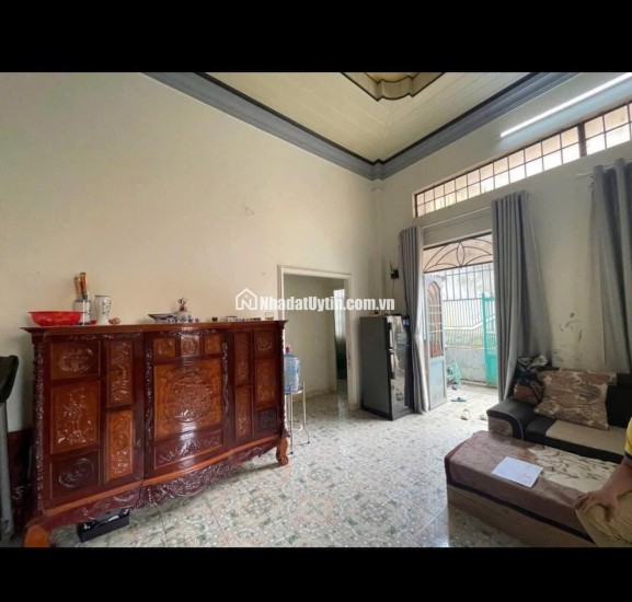 NHÀ GÓC 2 MẶT TIỀN – GIÁ CHỈ 1 TỶ 650 TRIỆU
Hẻm 129 Lê Hồng Phong, P. Tân Tiến, TP. Buôn Ma Thuột
Diện tích: 7x10m  Thổ cư 100%  Nhà góc 2 mặt tiền