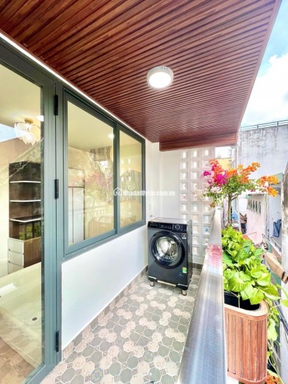 SIÊU PHẨM HOÀNG SA QUẬN 3

FULL NỘI THẤT SANG XỊN MỊN - 3 TẦNG 2PN

SD ~70M2 NGANG 3.6M SỔ A4 - 4.x TỶ