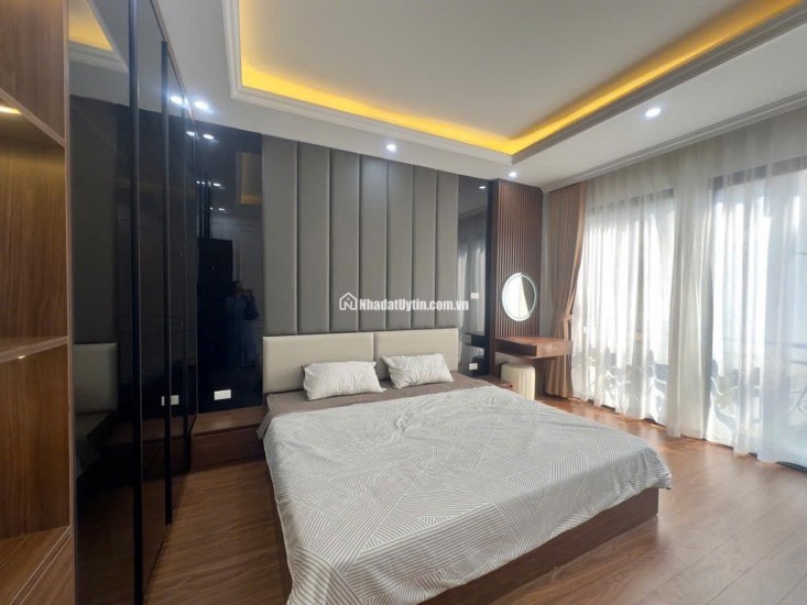 Tây Hồ 51m, 6 tầng, thông Võ Chí Công, thông Xuân La, thông Ngoại giao đoàn.