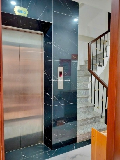 Tây Hồ, hàng hiếm, 6 tầng, thang máy xịn, 2 phút là ra Hồ Tây lộng gió!