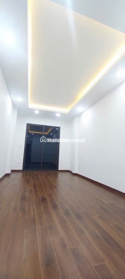 Nhà Tây Hồ 54m, 5 tầng thang máy, oto đỗ cửa đường trước nhà 5m!