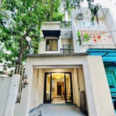 Hẻm oto thông Bình Thạnh gần VC Hàng xanh 
, 50m2 - có 3 phòng ngủ đủ nội thất , giá 7 tỷ 450 TLHẻm oto thông Bình Thạnh gần VC Hàng xanh 
, 50m2 -