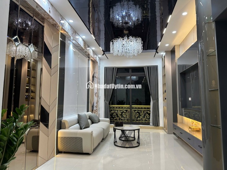 Mặt phố kinh doanh Kim Giang, DT 45m2, 5 tầng giá 18 tỷ.