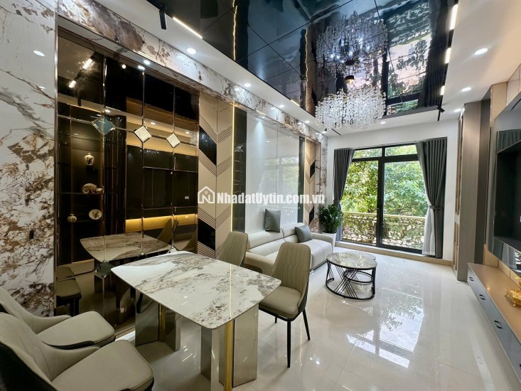 Mặt phố kinh doanh Kim Giang, DT 45m2, 5 tầng giá 18 tỷ.