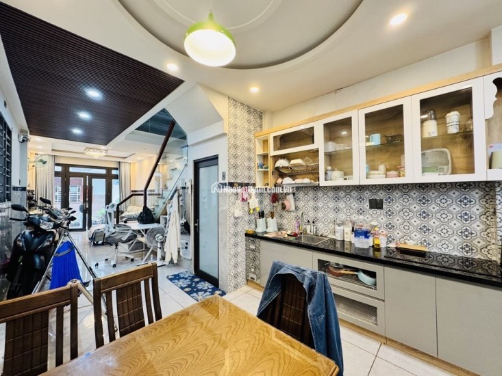 NHỈNH 10TỶ  CÒN BỚT - HIẾM - NHỈNH NHÀ HẺM XE HƠI GẦN 45M2 (3,5 x13 ) SÁT MẶT TIỀN NGUYỄN GIA TRÍ - BÌNH THẠNH - KHU VIP HIẾM NHÀ BÁN - VỪA Ở VỪA