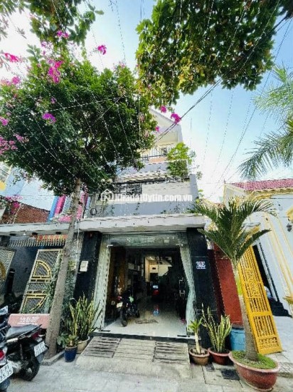 Bán nhà Tân Kỳ Tân Quý P.Bình Hưng Hòa Q.Bình Tân
* Dt: 4m x 13m 53m2
* Giá: 7.5 Tỷ