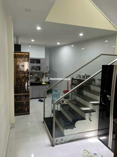 Chính Chủ Bán HXH Lê Thị Bạch Cát, Phường 11, Quận 11: 4.15x20m, Giá Chỉ 11,5 Tỷ!