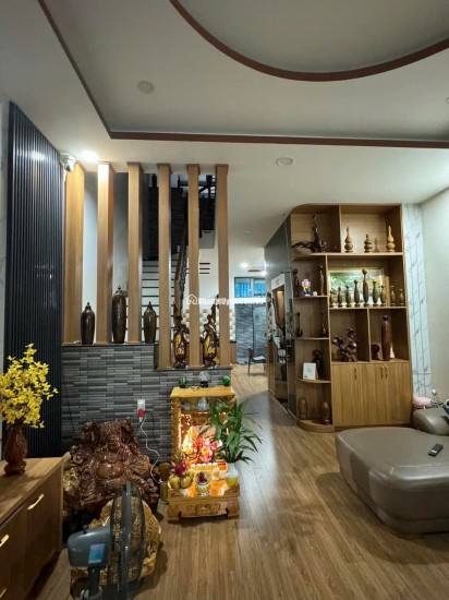 Nhà 1 trệt 3 lầu – Kinh doanh căn hộ siêu lợi nhuận
diện tích: Ngang 6m, tổng 138m² Giá bán : 12 tỷXem nhà liên hệ trước 45 phút