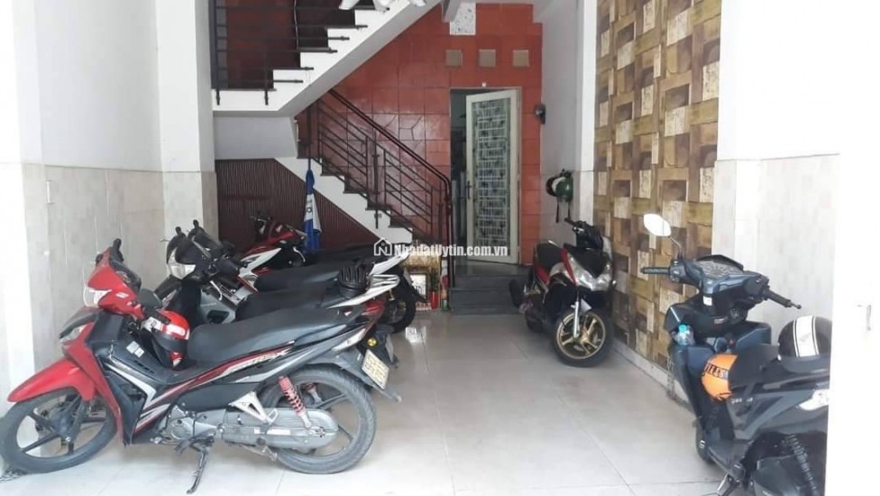 Bán nhà Lê thúc hoạch - Phú thọ hòa - Tân phú
* Dt : 4m x 16m 64m2
* 5 tầng
* Giá : 8.2 Tỷ