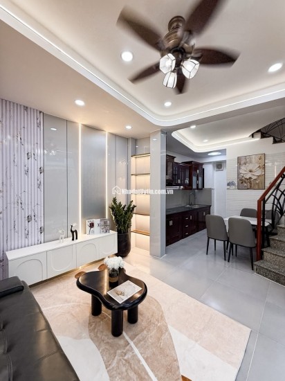 SIÊU VIP NGUYỄN ĐÌNH CHÍNH PHÚ NHUẬN - 3 TẦNG BTCT HOÀN CÔNG ĐỦ - MỚI ĐẸP FULL NỘI THẤT - DT 4.5x7 XÂY FULL - SD 65M2 - CHỈ 5.x TỶ.