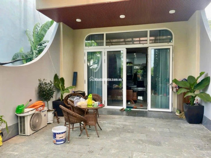 Bán gấp nhà đẹp Hòa Xuân sát khu biệt thự