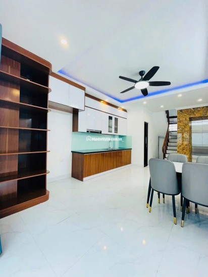Chính Chủ Bán Nhà Cầu Giấy 38m2 6 Tầng Thang Máy Xây Mới Ô Tô Đỗ Cổng Hơn 10 Tỷ