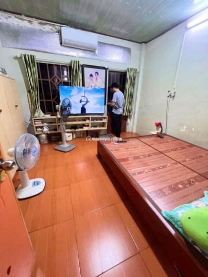 Bán nhà P Vip Tân Sơn Nhì, Hẻm gần 4m thoáng, 32m2 KLG, 2 tầng, Chỉ 3 tỷ nhỉnh TL