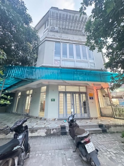 LÔ GÓC – PHÂN LÔ – VỈA HÈ 2 BÊN – Ô TÔ TRÁNH – KINH DOANH SẦM UẤT – TRUNG TÂM KĐT VIGLACERA XUÂN PHƯƠNG