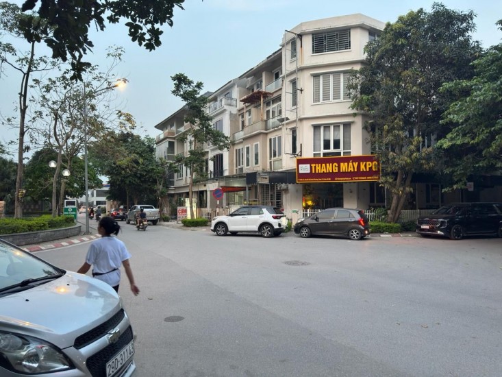 LÔ GÓC – PHÂN LÔ – VỈA HÈ 2 BÊN – Ô TÔ TRÁNH – KINH DOANH SẦM UẤT – TRUNG TÂM KĐT VIGLACERA XUÂN PHƯƠNG