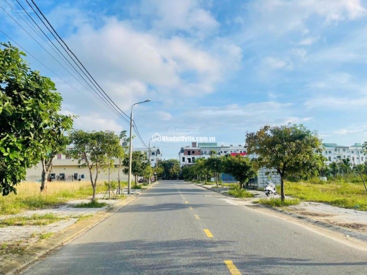 Bán đất thổ cư Lê Thương, Hòa Hiệp Nam, Liên Chiểu, Đà Nẵng. DT 117m2, giá 4.4 tỷ, sổ đỏ, hướng Tây Nam. LH: 0877661879