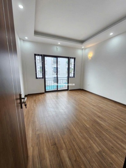 Cần bán gấp nhà Văn Miếu 46m 6 tầng, thang máy, gần ô tô hơn 12 tỷ
