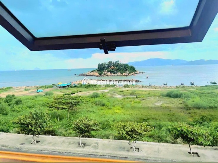 BÁN NHANH TÒA NHÀ PHỐ LÔ GÓC KINH DOANH NGHỈ DƯỠNG VIEW BIỂN PHẠM VĂN ĐỒNG NHA TRANG GIÁ BÁN 17 TỶ 500 TRIỆU 11 PHÒNG  NGỦ