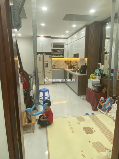 Tôi bán gấp căn nhà đẹp ở luôn ngõ 101 Thanh Nhàn, 38m2, 5 tầng, 6 phòng ngủ giá 12  tỷ có TL