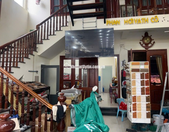 VỪA Ở, VỪA LÀM VP KD, SHOWROOM
Bán nhà 3 tầng mặt tiên đường lê Hồng Phong, Nam Nha Trang (Phước long cũ)