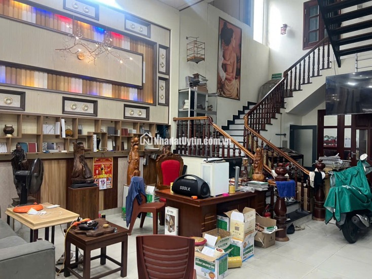 VỪA Ở, VỪA LÀM VP KD, SHOWROOM
Bán nhà 3 tầng mặt tiên đường lê Hồng Phong, Nam Nha Trang (Phước long cũ)