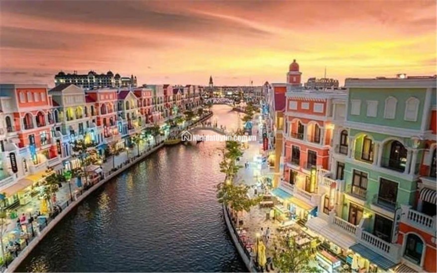Bán liền kề góc Ocean Park 2 ,vị trí đẹp ,giá tốt nhất phân khu ,không chênh, triết khấu 20-30%.Hỗ trợ lãi suất.