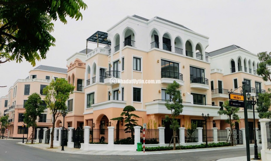 Bán liền kề góc Ocean Park 2 ,vị trí đẹp ,giá tốt nhất phân khu ,không chênh, triết khấu 20-30%.Hỗ trợ lãi suất.